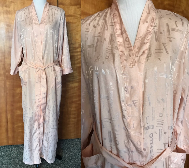 Light Pink Blush Robe Size Medium or Large Vintage Peach Robe Long Robe Retro Robe