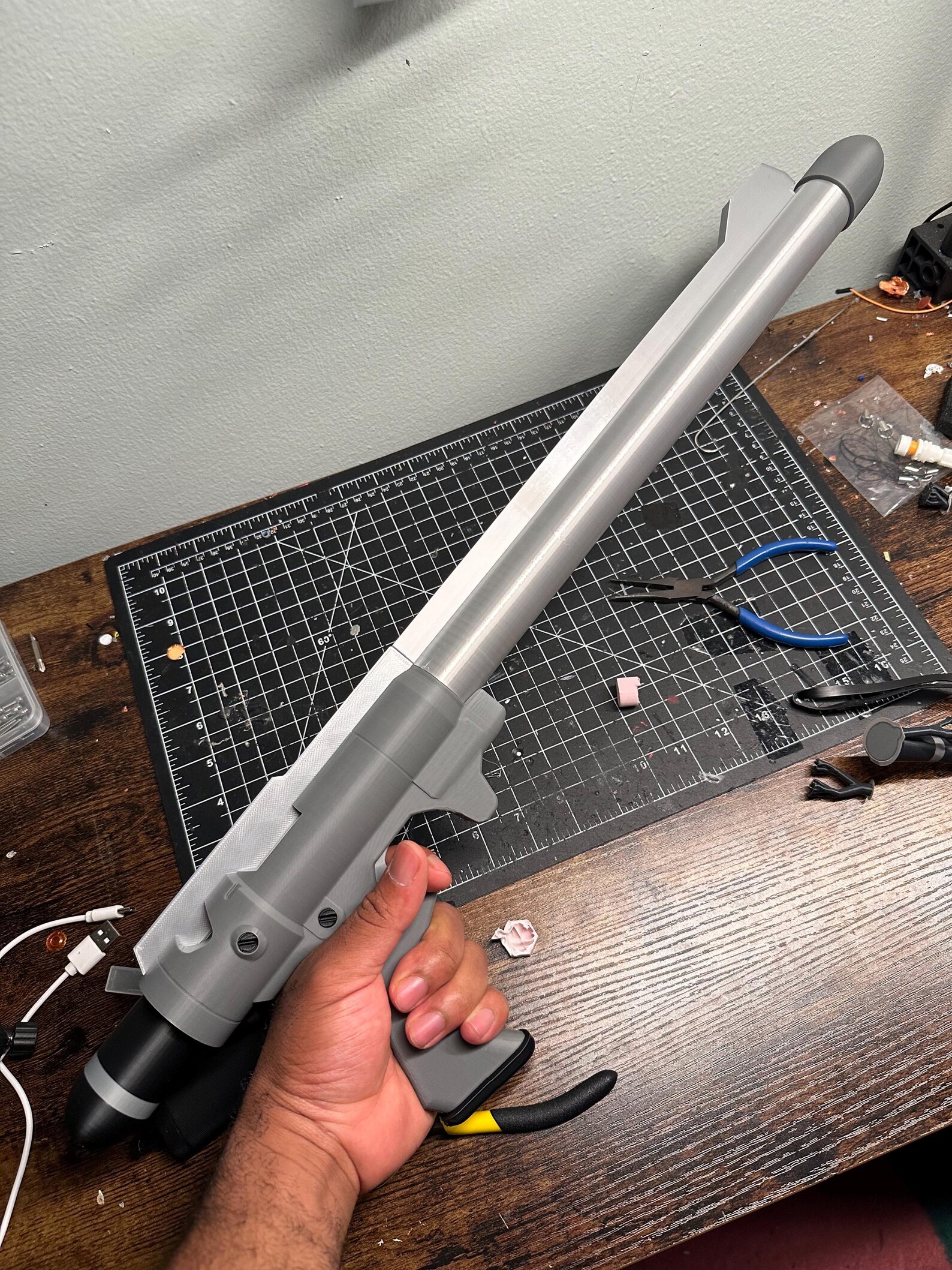 Invincible Props Invincible Space Racer Gun- Infinity Ray – Sci-fi Blaster Prop ...
