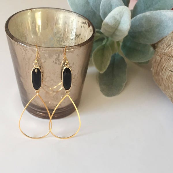 Black Glass Pendants And Gold Teardrops Earrings/Gift For Her/Birthday Gift/Bridesmaid Earring/Mother's Day Gift/Valentines Day Gift