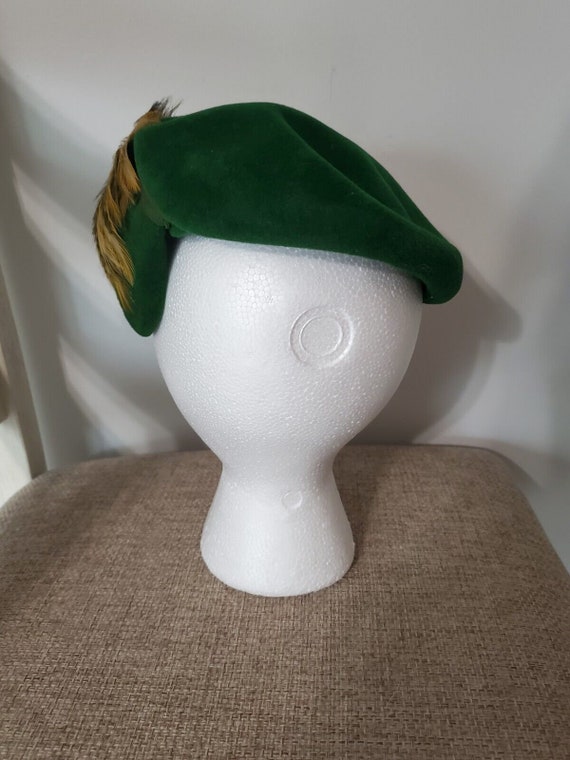 Vintage Green Ladies Beret Hat Feather Made in Fr… - image 3
