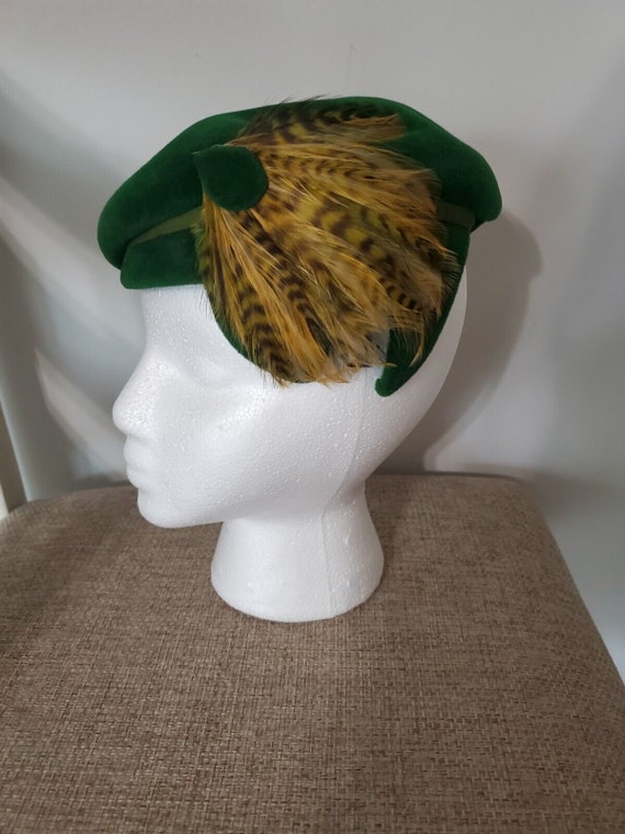 Vintage Green Ladies Beret Hat Feather Made in Fr… - image 2