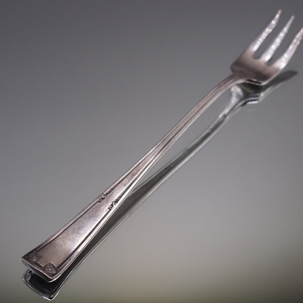 Antique Yourex 1918 Associated Silver Hard-to-Find Short-Handle Lemon/Cocktail Fork Features Art Deco Square Design