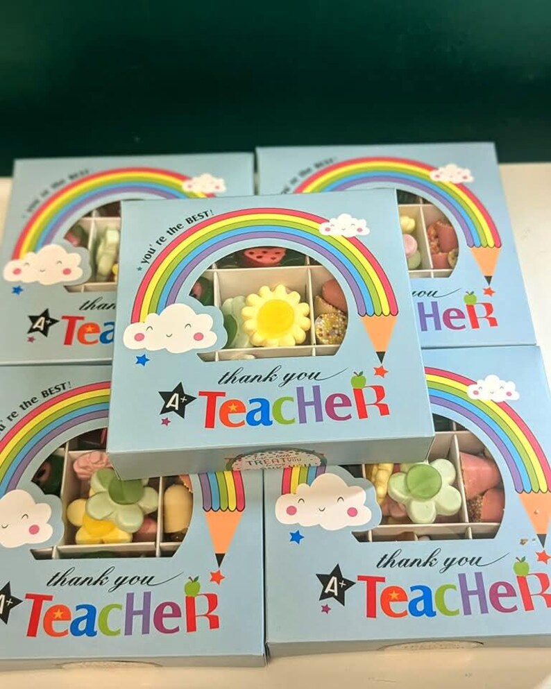 Gracias, profesora, por el regalo de dulces surtidos, una caja súper linda, llena de deliciosos dulces surtidos. imagen 6