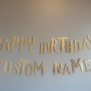 HAPPY BIRTHDAY Banner, Benutzerdefinierte Banner, alles Gute zum Geburtstag, Zaubererparty, magische Party Banner, Hexe Geburtstag, Zauberer Geburtstag, Hexenbanner