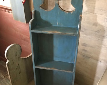 Primitive colonial crown top wall shelf