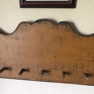 Primitive scalloped top peg rack image 2