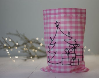 Stickdatei Christbaum (mit Geschenken)