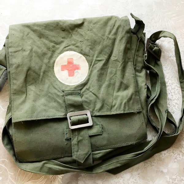 Soviet military medical bag first aid USSR
