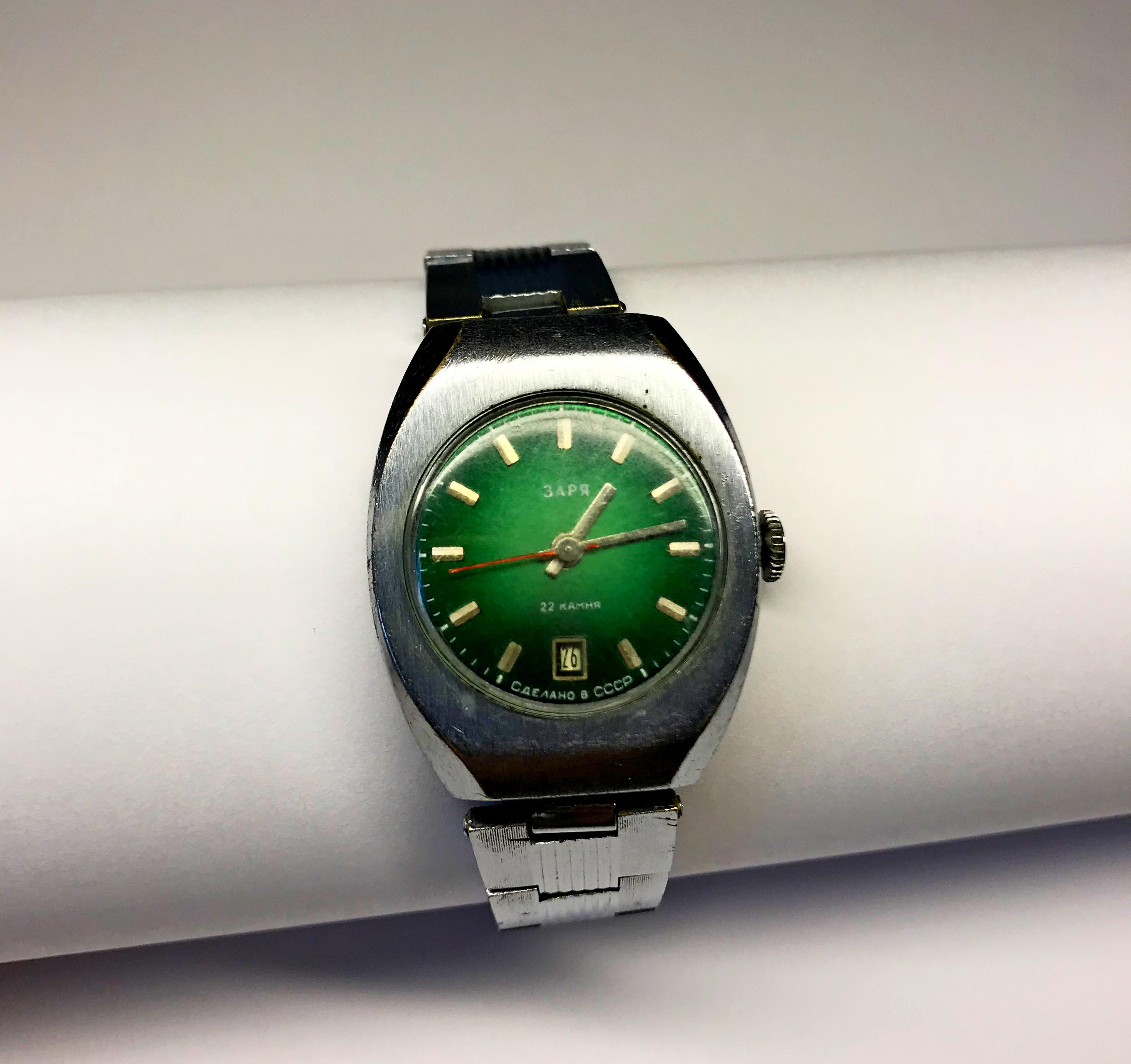 ビンテージ　Agat CCCP 旧ソ連製　16石手巻き式ストップウォッチ　稀少♪ ヴィンテージ ZARIA レディース腕時計 – グリーン文字盤 – 22石 - Etsy