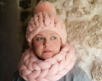 Pink Merino Scarf and Hat. Chunky Merino Hat. Oversize Knit Scarf.  Winter Hat and Scarf. Gift for Women. Gft for Her. Valentine's day gift.