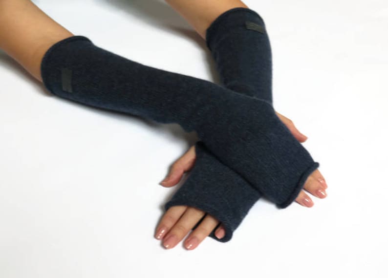 Cashmere merino wool arm warmers with thumb hole, cashmere fingerless glove woman man black, hand warmer for all seasons, joga walking image 6