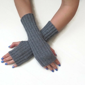 Grey cashmere merino wool wrist warmer, Unisex soft Cashmere fingerless glove no thumbs, knit long fingerless, cashmere half finger mitten