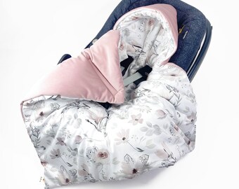 B.ware, 2nd choice, washed, damaged holes for belt, WINTER swaddling blanket baby seat size. M 0-6 months e.g. for Maxi-Cosi Cybex, roses