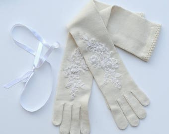 Luxury Christmas gift, Winter, Milk white,Merino/Cashmere wool gloves with pearls and lace, Embroidered Gloves,luxury wedding.