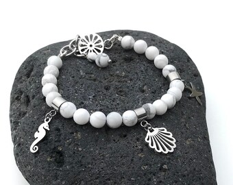 bracelet blanc avec fermoir et breloques motif mer, bracelet bohème avec pierres naturelles, bijoux pour mariée, cadeau d'anniversaire pour femme