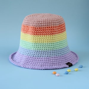 Sombrero de pescador con arcoíris pastel, sombrero para el sol tejido a crochet, gorro suave hecho a mano para verano o primavera