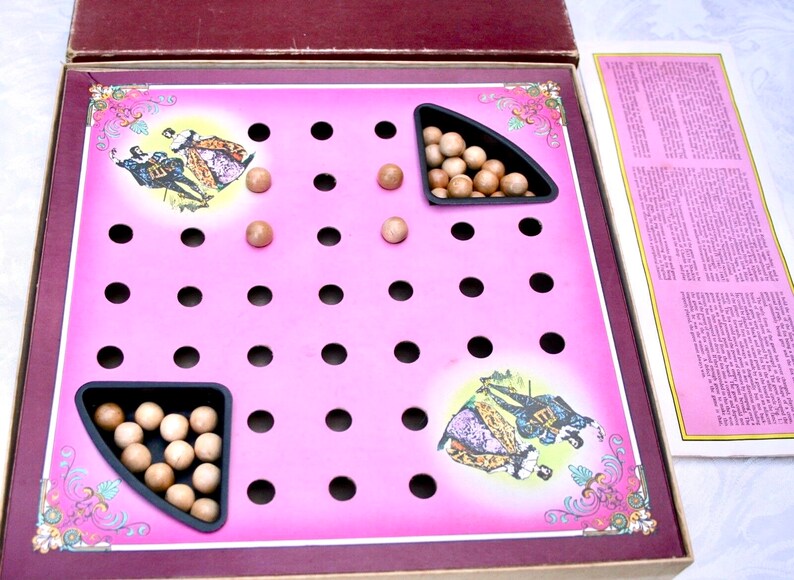 Rare and Exclusive the TRADITIONAL FRENCH Game of SOLITAIRE 1970'S Vgc