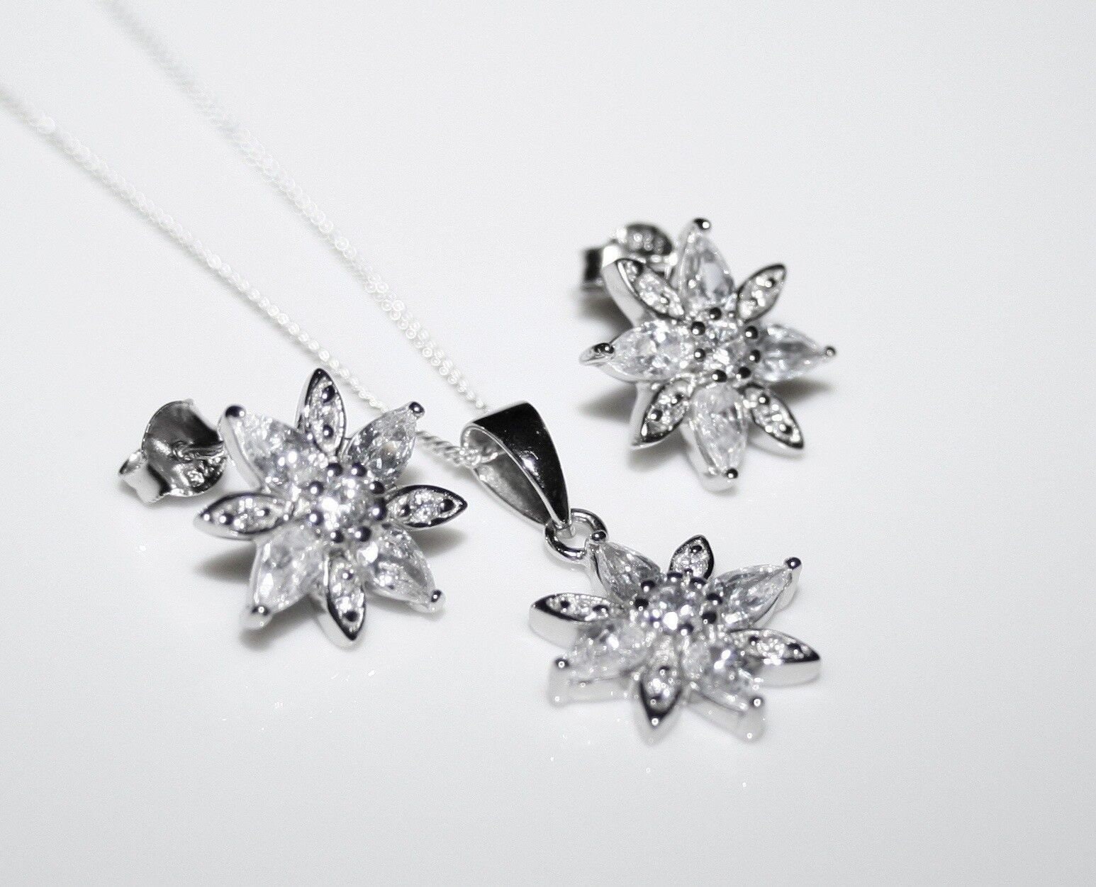 ●VVV● Silver 925 Cubic Star Earrings 25SSER056F Amazon.com: 925 Sterling Silver Star Rhinestone Hoop Dangle