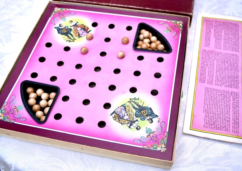 Rare and Exclusive the TRADITIONAL FRENCH Game of SOLITAIRE 1970'S Vgc