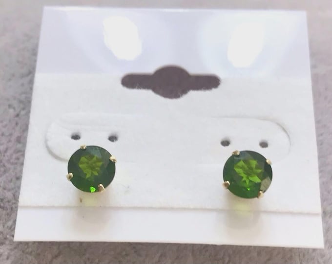 14k yellow gold 6mm Round Green Russian Chrome Diopside Stud Earrings 4 Prong Lightweight
