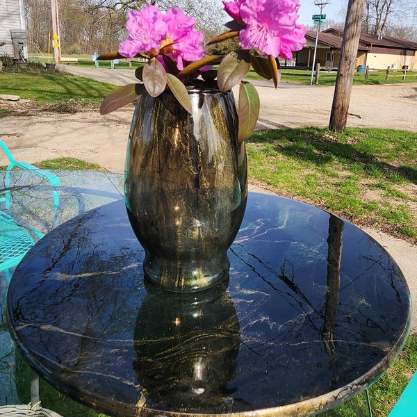 Carousel tray and matching vase