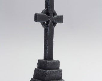 miniature gravestone, model "raised gothic cross"