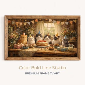 Puede incluir: Una obra de arte enmarcada representa una escena de fiesta de cumpleaños con seis gatos con sombreros de fiesta alrededor de una mesa. La mesa está llena de pastel, regalos y bocadillos. La obra de arte está ambientada en un interior rústico con arreglos florales y luces de cadena.