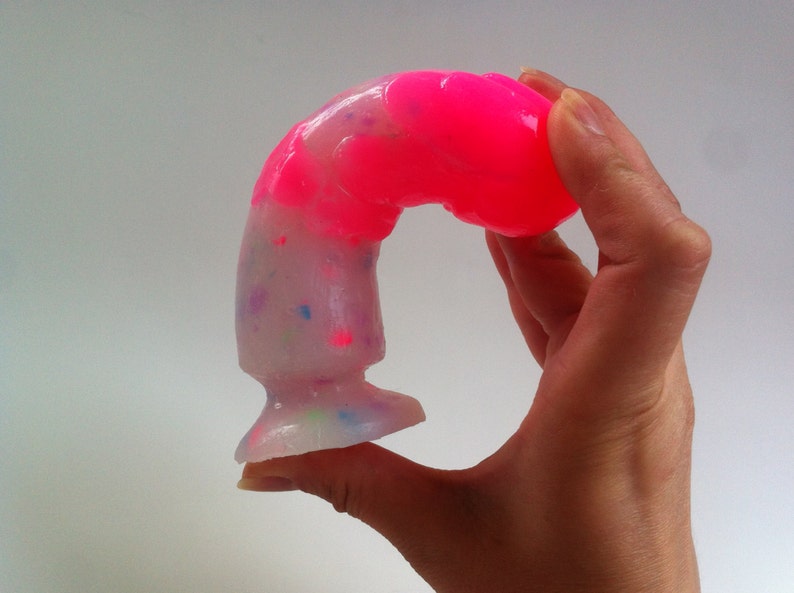 Wade recommends best of Dildo shaped cake picture Women peeing selves