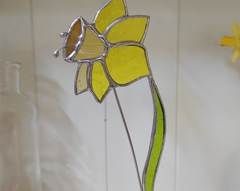 Stained Glass Daffodil. Suncatcher. Daffodil Suncatcher. Glass Flowers. Spring Flower. Yellow Flower. Mothers Day Gift.