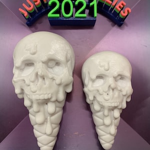 MOLD - Large or Medium Dripping Skulls Frozen Treat Plastic Bath Bomb Mold