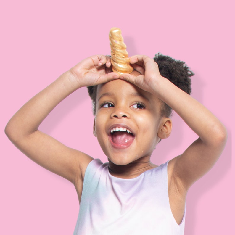 TWEE Rainbow Unicorn Horns Ecofriendly, Nontoxic Sidewalk Chalk