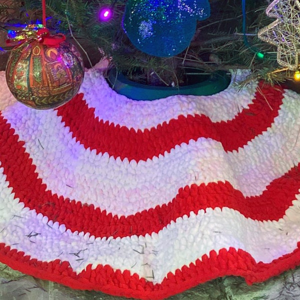 Christmas Tree Skirt Crochet Pattern - Beginner Friendly - PDF