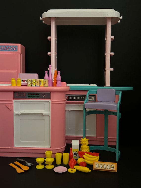 1993 Barbie Kitchen Playset Mattel ID #65338, Barbie Kitchen