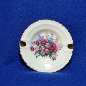 Floral Bouquet Ashtray / Vintage Floral Ashtray / Mid Century Floral Ashtray / 1950&#39;s Floral Ashtray / Ashtray with flowers in Center