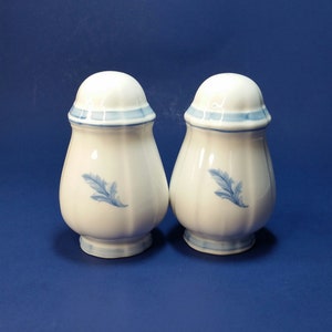 Villeroy & Boch Casa Azul Salt and Pepper Set / Vintage Villeroy and Boch / Casa Azul / Salt and Pepper Shaker Set / Vintage Salt and Pepper