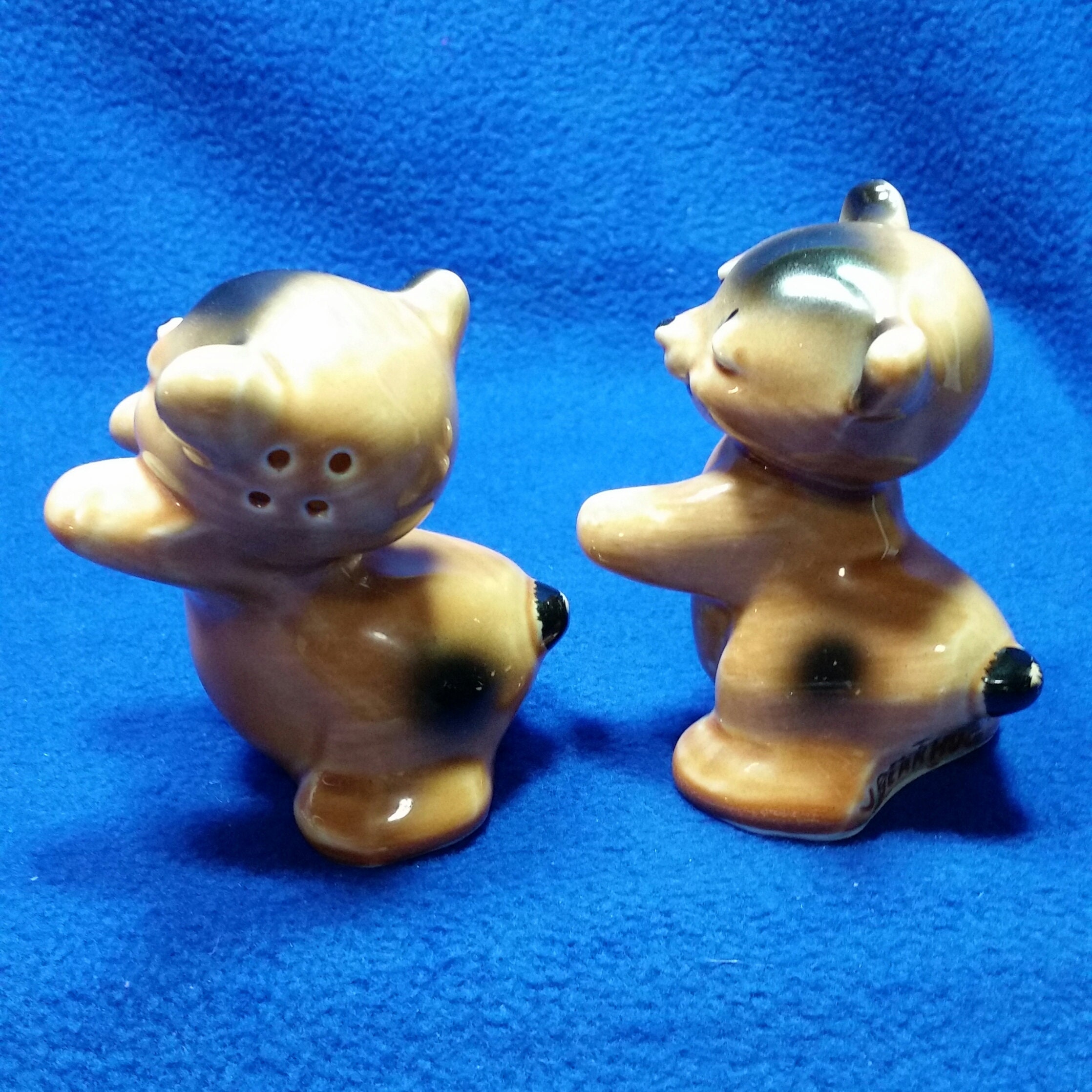 Vintage Van Tellingen Brown Bear Hug Salt and Pepper Shaker Set