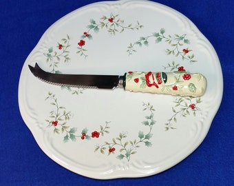 Pfaltzgraff Winterberry Cheese Plate and Knife / Vintage Pfaltzgraff / Winterberry Collection / Cheese Plate / Made In China Backstamp