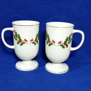 Vintage Kashima Christmas Holly Pedestal Mug Set / Kashima Mugs / Christmas Holly Collection / Christmas Footed Mug Set / Set of 2