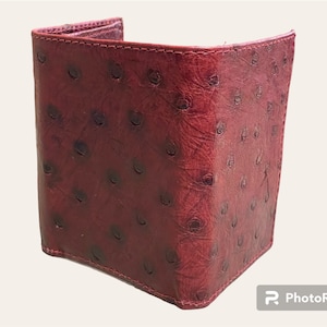 Cartera de tres pliegues de piel de avestruz burdeos
