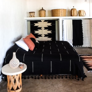 Handwoven Mexican Blanket Black White Cotton Blanket, Boho blanket, moroccan style throw blanket, bohemian throw blanket, tassel blanket