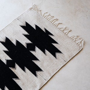 Mexican Rug, Handwoven Mexican Rug, wool rug, woven wool rug, handwoven accent rug, living room area rug, white and black rug