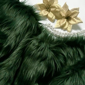 Bianna HUNTER GREEN Long Pile Faux Fur Fabric, High Quality Shag Material in Pieces, Squares for Crafts, Fursuit, Cosplay