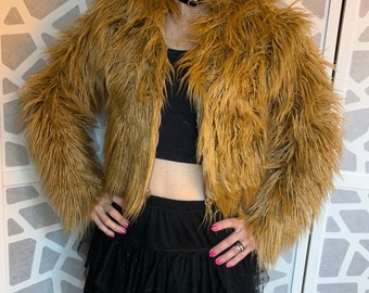 BIANNA Cute Furry Frizz Dulce Jacket, Mardi Gras Costume Accessory, Long Sleeve Fake Artificial Bride Party Rave Furry Shrug Bolero Coat