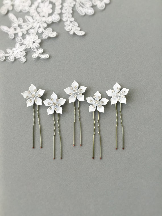 white flower bobby pins