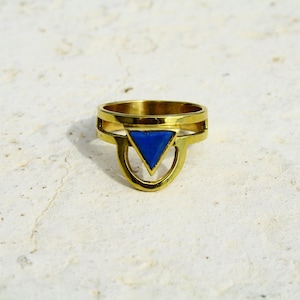 Lapis Lazuli Ring Gold - Dreieck Schliff - Massives Messing - Königsblauer Edelstein - Stein der Wahrheit - Wasserfest - Boho - Naiza RSM4