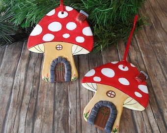 Mushroom House, Christmas Tree Ornament, Woodland Nursery favors - Toadstool Fairy House, Mushroom lover Gift, Fairy Tail Decor, Handpainted