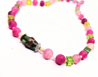 Chain, short chain, necklace, agate, pink-pink, green glass cubes, decorative, olive green middle part. Unique piece, gift idea, upcycled