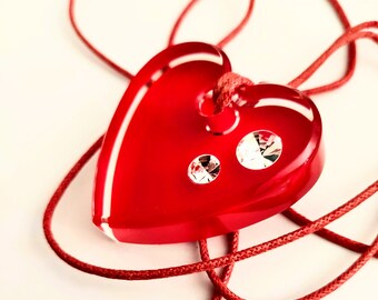 coeur rouge avec cristaux, cordon en cuir rouge, idée cadeau, meilleure amie, collier, bijoux fantaisie