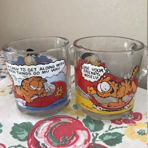 Garfield and Odie McDonald&#39;s 1978 Collector Mug Set