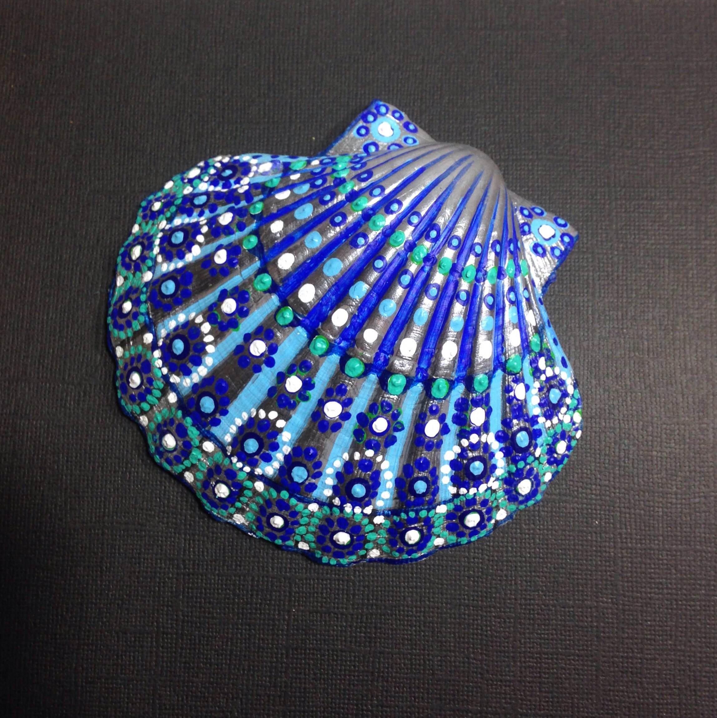 Coquille de Mer Peinte à La Main, Cadeau Pour Elle, Prête Être Expédiée.